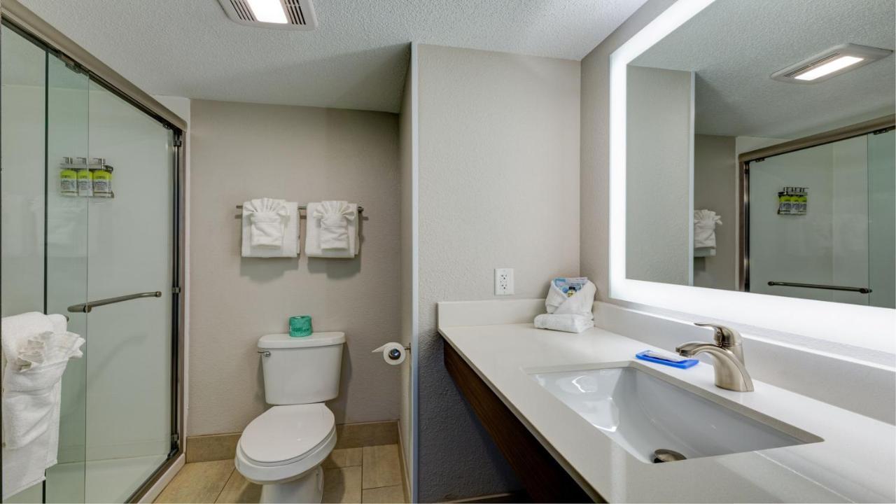 Holiday Inn Express & Suites Ashtabula-Geneva By Ihg Austinburg Экстерьер фото